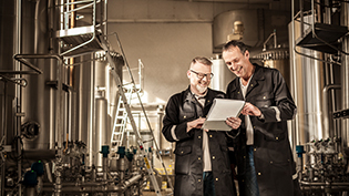Optimizing processes by networking projects and production equipment at Warsteiner